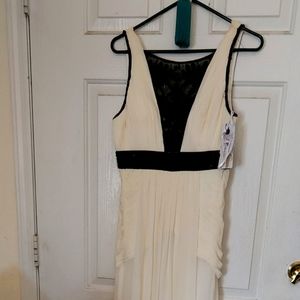 Long White gown can be used for occasions.